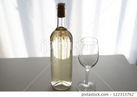 白葡萄酒 白葡萄酒 122313762