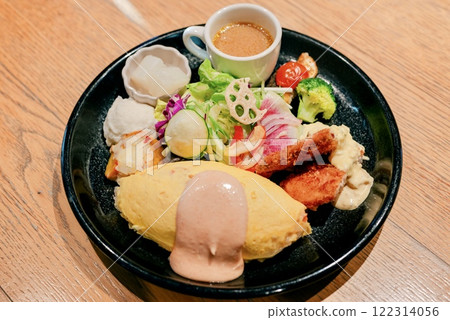 Mentaiko mayonnaise omelet rice plate 122314056