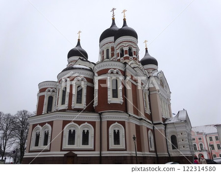 [Estonia] Alexander Nevsky Cathedral in winter with snow on the roof (Tallinn) 122314580