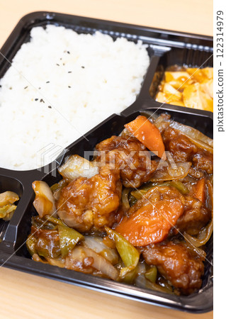Delicious Chinese food, sweet and sour pork bento Delicious Chinese food, sweet and sour pork bento 122314979