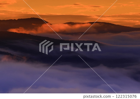 Dawn scenery in Tono City, Iwate Prefecture Dawn scenery in Tono City, Iwate Prefecture 122315076