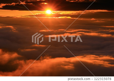 Dawn scenery in Tono City, Iwate Prefecture 122315078