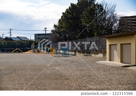 The schoolyard of Iruma City Higashimachi Elementary School The schoolyard of Iruma City Higashimachi Elementary School 122315566