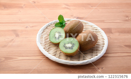 Kiwi fruit	 122315676