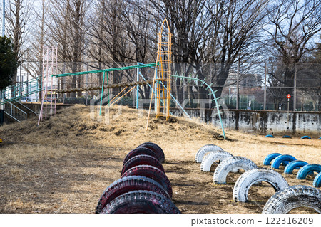 入間市立東町小學校園內的遊樂設施 入間市立東町小學校園內的遊樂設施 122316209