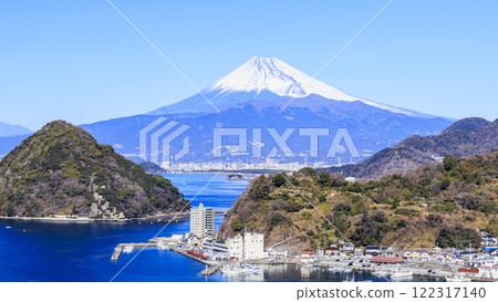 Snow-capped Mount Fuji seen across the sea from Suruga Bay 122317140
