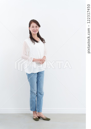 Senior women's whole body 122317450