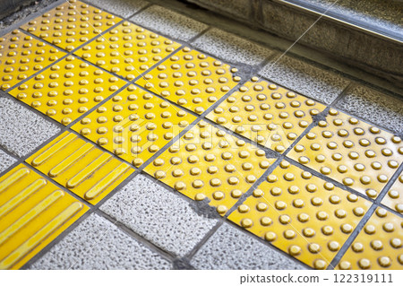 Underground passage Braille block Guidance block Image 122319111