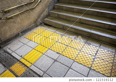 地下通道點字區塊 引導區塊影像 122319112