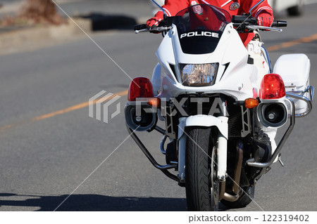 A motorcycle 122319402