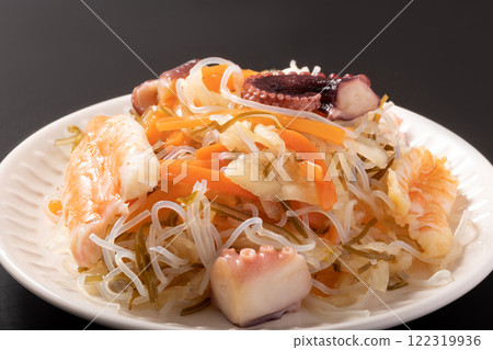 Octopus and shrimp salad with yuzu pepper and vermicelli Octopus and shrimp salad with yuzu pepper and vermicelli 122319936