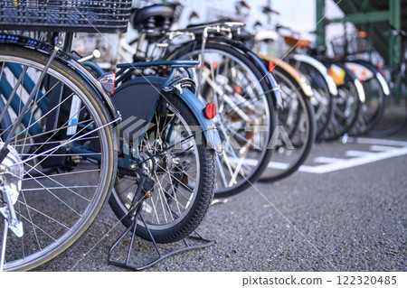 自行車停車場自行車停車站正面圖 122320485