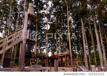 Scene from the adventure facility with a view of Midorikawa Dam Lake, "Forest Adventure Misato" (Misato Town, Kamimashiki District) Scene from the adventure facility with a view of Midorikawa Dam Lake, "Forest Adventure Misato" (Misato Town, Kamimashiki District) 122321121