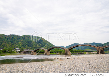 五月，日本山口岩國城腳下的錦帶橋 122322519