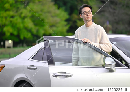 男性開車 男性開車 122322746