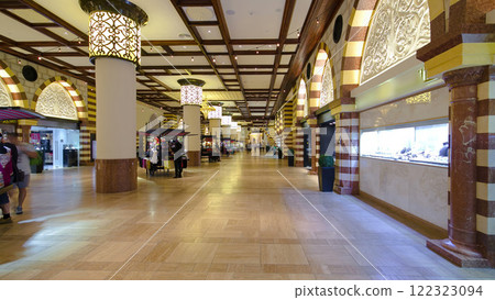 The Souq in shoping mall timelapse hyperlapse 122323094