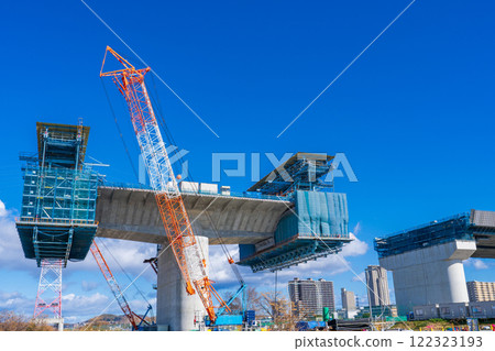 Osaka Prefecture, Yodo River riverbed, Cantilever erection method for the construction of the New Meishin Yodo River Bridge 122323193