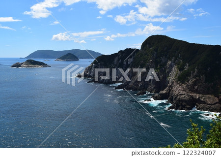 從觀音岩附近眺望高知縣大月町柏島 從觀音岩附近眺望高知縣大月町柏島 122324007