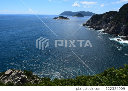 從觀音岩附近眺望高知縣大月町柏島 從觀音岩附近眺望高知縣大月町柏島 122324009
