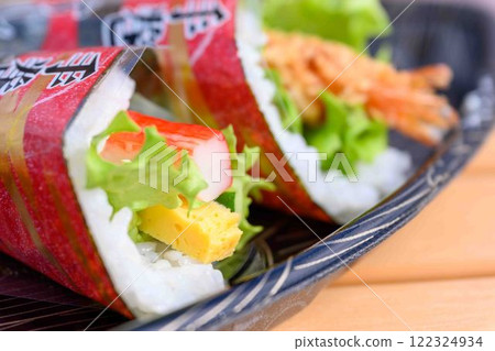 手捲壽司特寫「大和通潤橋IC前的路邊車站通潤橋」上今敷郡大和町 手捲壽司特寫「大和通潤橋IC前的路邊車站通潤橋」上今敷郡大和町 122324934