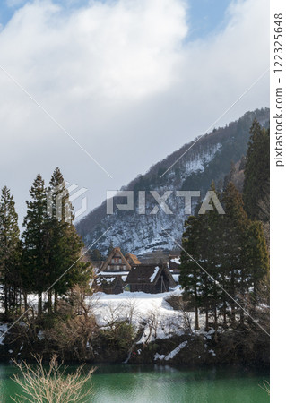 富山縣五箎山菅沼合掌造村,冬天 富山縣五箎山菅沼合掌造村,冬天 122325648