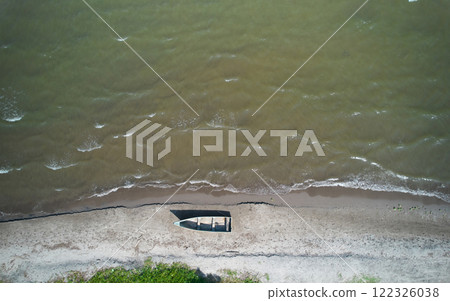 Old wooden small boat 122326038