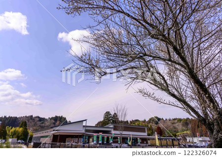 Surrounding scenery Roadside station Tsujunbashi "Roadside station and product hall Orobinia in front of Yamato Tsujunbashi IC" Yamato Town, Kamimashiki District 122326074