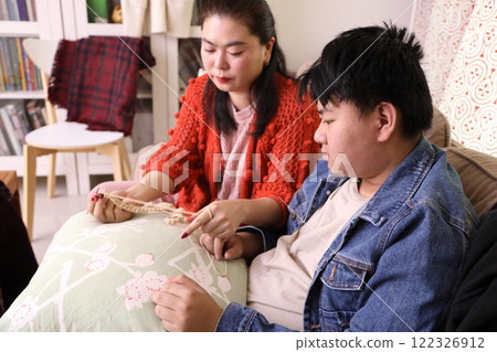 Learning to Crochet 122326912