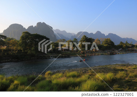 Nam Song River and mountains, Vang Vieng, Laos. Nam Song River and mountains, Vang Vieng, Laos. 122327001