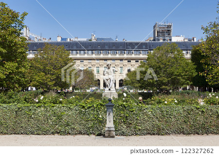 Statue of the Snake Charmer in Paris 122327262
