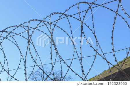 Barbed wire Barbed wire 122328960
