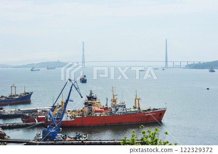 ships in the sea bay of Vladivostok 122329372