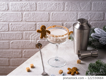 Christmas winter creamy cocktail eggnog 122330664
