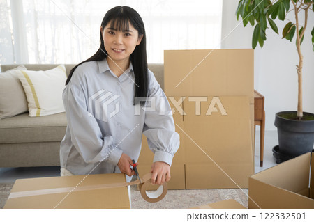 Moving scene of young woman Moving scene of young woman 122332501