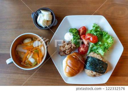Japanese and Western Breakfast 122332576