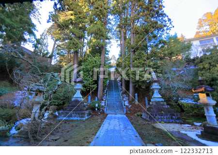 Snow still remains on the stone steps of Zenpoji Temple in January Snow still remains on the stone steps of Zenpoji Temple in January 122332713