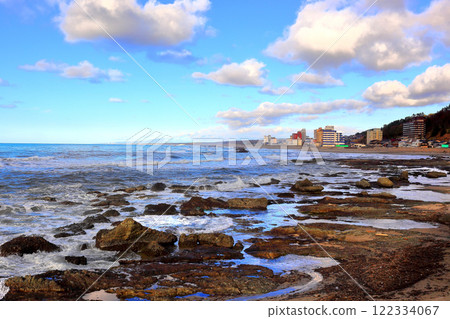 Shonaihama winter scenery rocky shore 122334067
