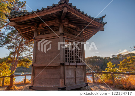 日本三大美景之一的松島，大島，秋日的夕陽風景（宮城縣宮城郡松島町） 122334717