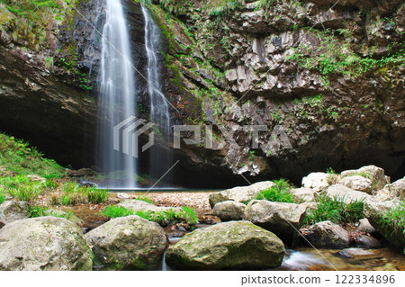 Ryuzugataki Falls (Unnan City) 122334896