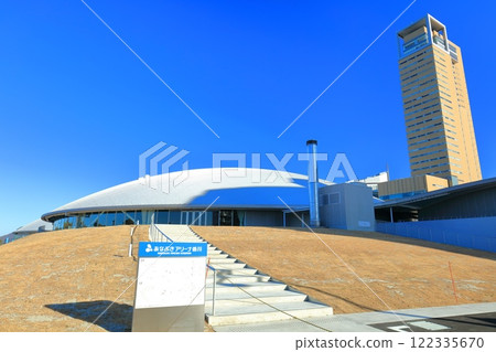 [Kagawa Prefecture] Sunport Takamatsu on a clear day (Anabuki Arena Kagawa and Takamatsu Symbol Tower) 122335670