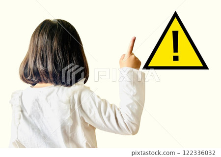 警告標記和兒童的後視圖 122336032