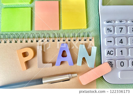 Image of making plans at a desk 122336173