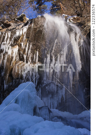 Frozen waterfall 122336574