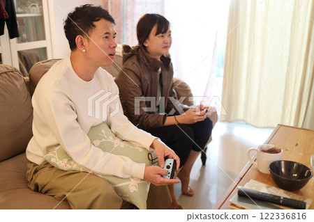Gaming with Friend Gaming with Friend 122336816
