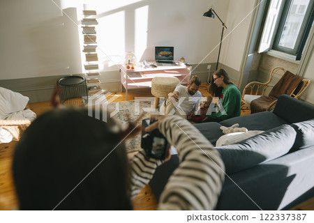 Cozy Indoor Family Moments Beautifully Captured in Soft, Natural Light and Lovefilled Settings 122337387