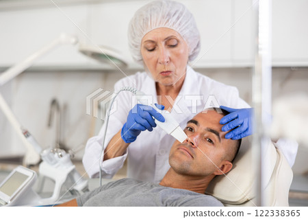 Using Skin Scrubber Using Skin Scrubber 122338365