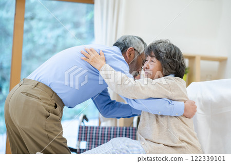 Elderly care image Nursing care image Senior nursing home 122339101