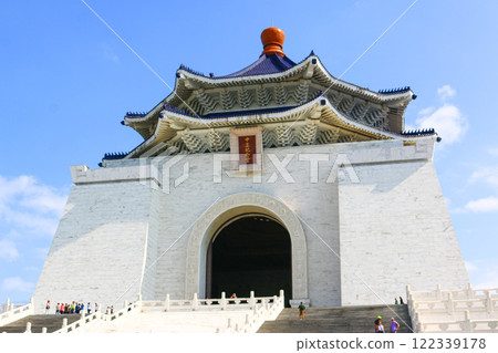 Taipei's famous Chiang Kai-shek Memorial Hall Taipei's famous Chiang Kai-shek Memorial Hall 122339178