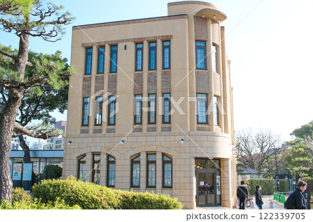 Hiroshima Peace Memorial Park Rest House (Tourist Information Center) 122339705