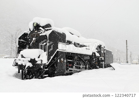 Steam Locomotive Turntable Square and D51 No. 745 in winter (Minakami Town, Tone District, Gunma Prefecture) Steam Locomotive Turntable Square and D51 No. 745 in winter (Minakami Town, Tone District, Gunma Prefecture) 122340717